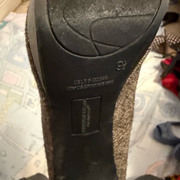 Christian Siriano Brown Peep-Toe Heels with Bow Detail - Picture 4 of 4